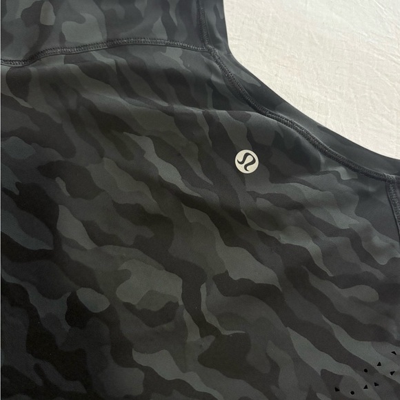 lululemon Black Camo Tee - Picture 3 of 5